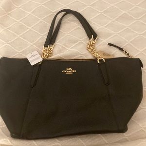 Black chain Coach New York Bag!✨